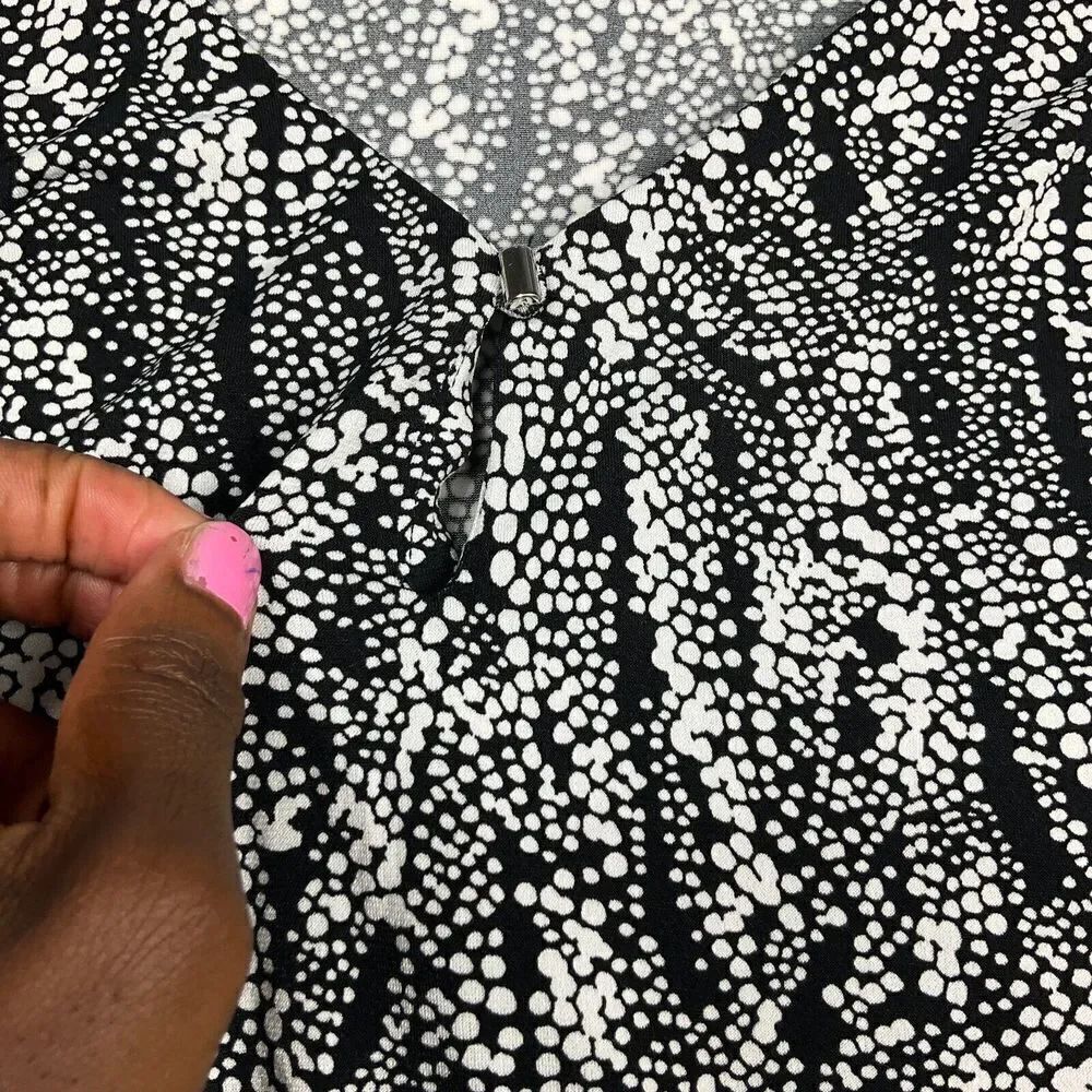 Tahari Soft Knit Top Abstract Print V-Neck Long Sleeve Y2K Work Casual Shirt M - Picture 3 of 12